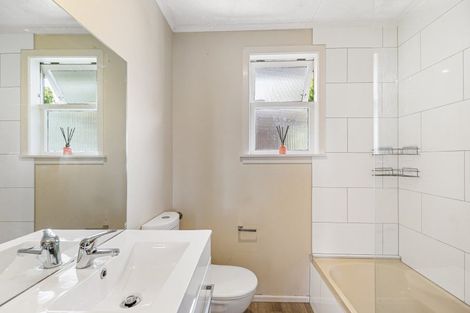 Photo of property in 9 Lewis Place, Highbury, Palmerston North, 4412