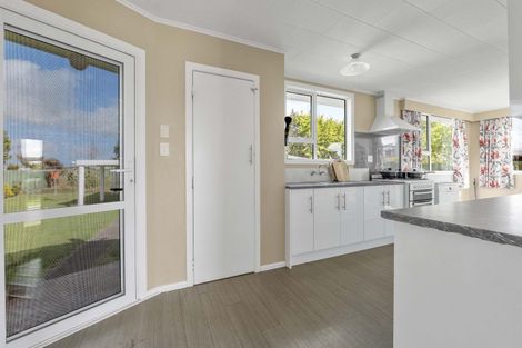 Photo of property in 21 Castle Street, Eltham, 4322