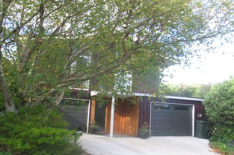 Photo of property in 5 Christina Grove, Normandale, Lower Hutt, 5010