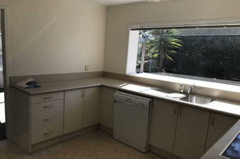 Photo of property in 42 James Evans Drive, Northcote, Auckland, 0627