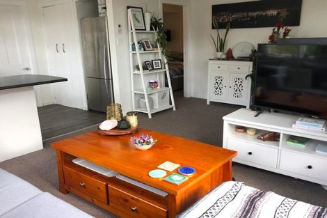 Photo of property in 2/44 Ribble Street, Island Bay, Wellington, 6023