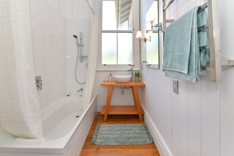 Photo of property in 21 Shine Road, South Head, Helensville, 0874