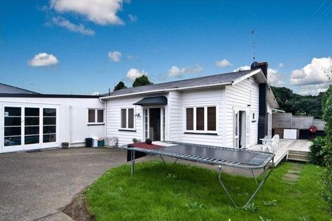 Photo of property in 1 Hinekohu Street, New Lynn, Auckland, 0600