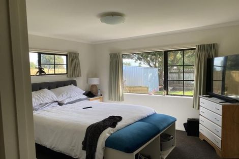 Photo of property in 11 Greenough Place, Rototuna, Hamilton, 3210