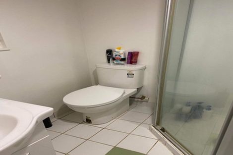 Photo of property in 415 Glenfield Road, Glenfield, Auckland, 0629