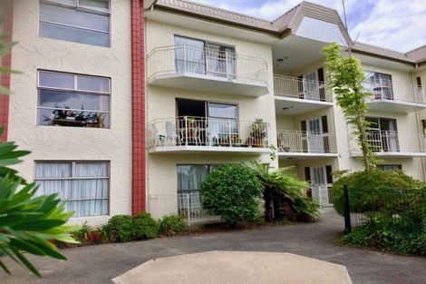 Photo of property in 10/10 Hunter Street, Hamilton Lake, Hamilton, 3204