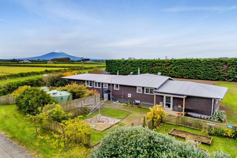 Photo of property in 5883 Mountain Road, Normanby, Hawera, 4673