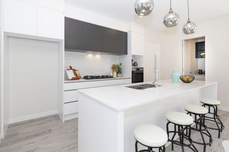 Photo of property in 133a Sunset Road, Totara Vale, Auckland, 0632