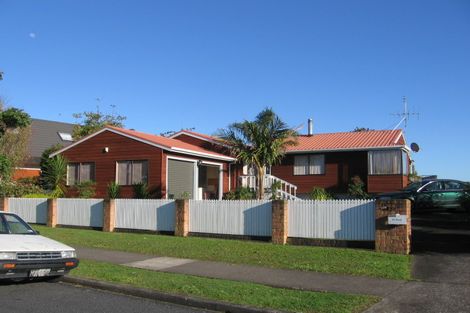 Photo of property in 91 Wiseley Road, West Harbour, Auckland, 0618