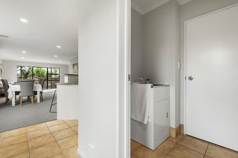 Photo of property in 1/6 Sunnydale Place, Oteha, Auckland, 0632