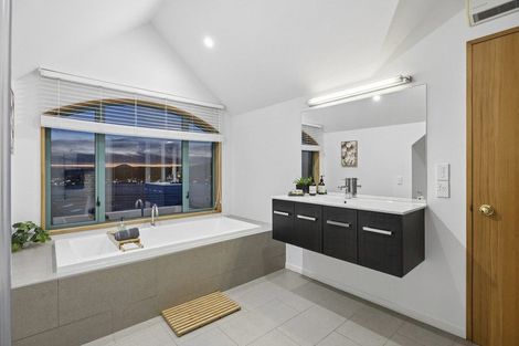 Photo of property in 17 Shandon Road, Vauxhall, Dunedin, 9013