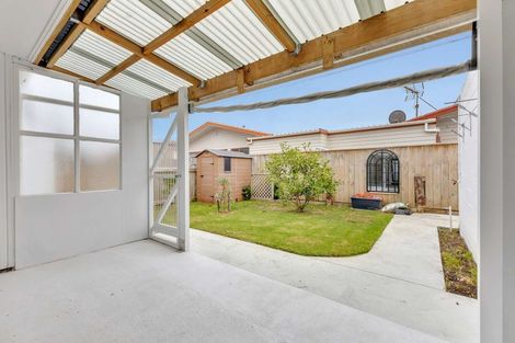 Photo of property in 2/20 Darnell Street, Fitzroy, New Plymouth, 4312