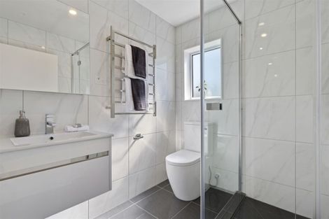 Photo of property in 17 Thomas Avenue, Te Atatu Peninsula, Auckland, 0610