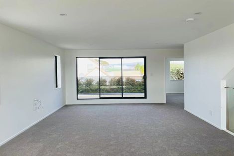Photo of property in 1b Tui Glen Road, Birkenhead, Auckland, 0626