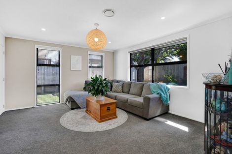 Photo of property in 93e Clemow Road, Fitzroy, New Plymouth, 4312