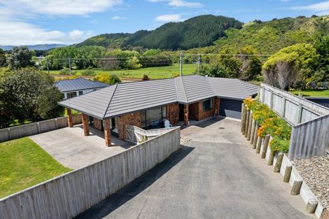 Photo of property in 7 Lambert Way, Paraparaumu, 5032