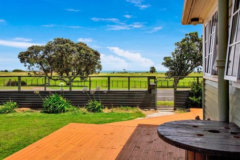 Photo of property in 2 Egmont Street, Patea, 4520