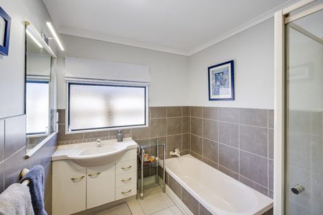 Photo of property in 4a Mission Road, Greenmeadows, Napier, 4112
