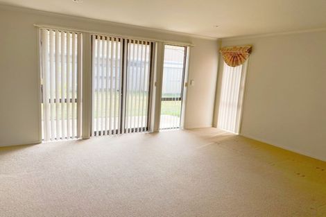 Photo of property in 18 Winchester Place, Rototuna North, Hamilton, 3210