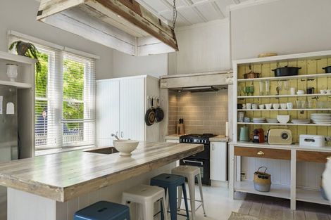 Photo of property in 1 Latham Street, Napier South, Napier, 4110