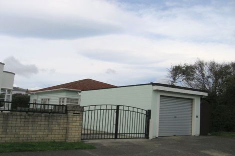 Photo of property in 6 Cambridge Street, Tawa, Wellington, 5028