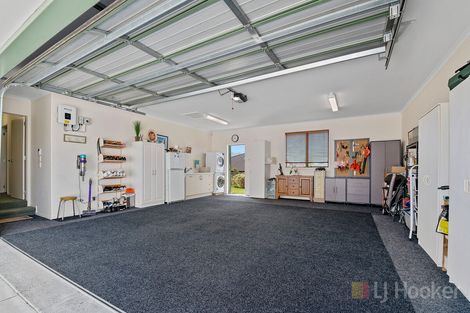 Photo of property in 18 Hamon Place, Pukehangi, Rotorua, 3015