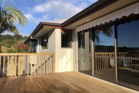 Photo of property in 8 Brenton Place, Whangamata, 3691