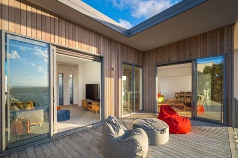 Photo of property in 24 Marama Crescent, Mount Pleasant, Christchurch, 8081