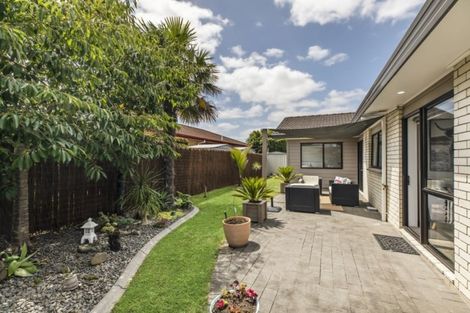 Photo of property in 1/7 Mirabell Place, Golflands, Auckland, 2013