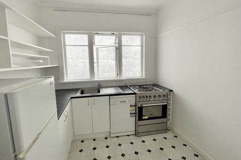 Photo of property in 3/136 Evans Bay Parade, Roseneath, Wellington, 6021