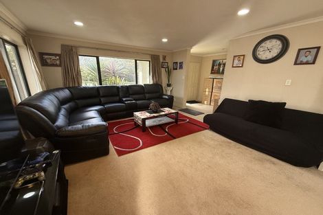 Photo of property in 204 Wattle Farm Road, Wattle Downs, Auckland, 2103