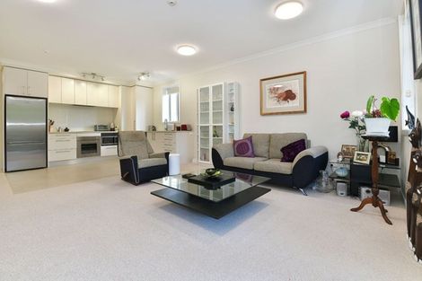 Photo of property in 20 Rewa Rewa Lane, Orewa, 0931