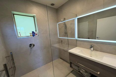 Photo of property in 1/48 Ravenwood Drive, Forrest Hill, Auckland, 0620