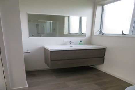 Photo of property in 16 Chipping Dale, Mangere Bridge, Auckland, 2022