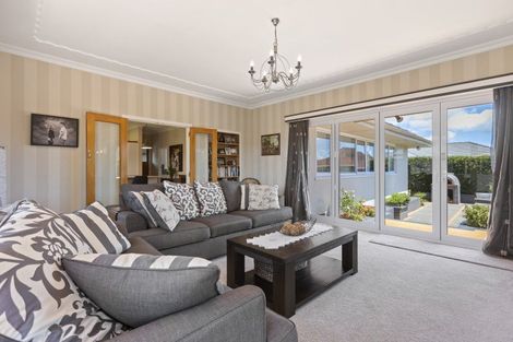 Photo of property in 124 Carrington Street, Lower Vogeltown, New Plymouth, 4310