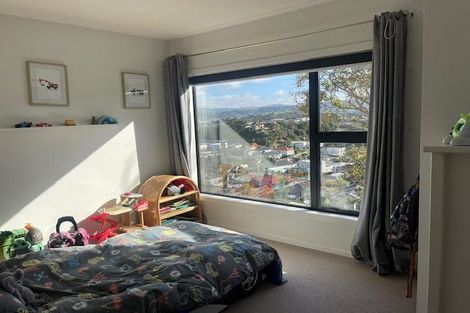 Photo of property in 31 Cavendish Square, Strathmore Park, Wellington, 6022