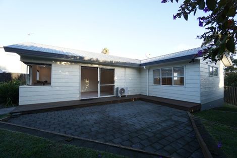 Photo of property in 2/46 La Trobe Street, Pakuranga Heights, Auckland, 2010