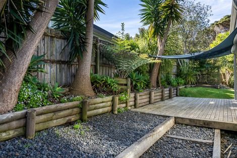 Photo of property in 27 Shadon Place, Stanmore Bay, Whangaparaoa, 0932
