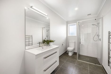 Photo of property in 22 Irwin Road, Kingseat, Pukekohe, 2679