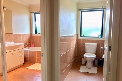 Photo of property in 21 Toomer Place, Beachlands, Auckland, 2018