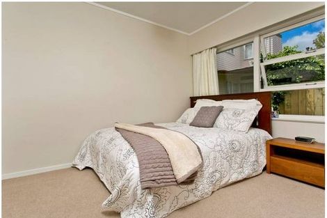 Photo of property in 9 Blakeborough Drive, Forrest Hill, Auckland, 0620