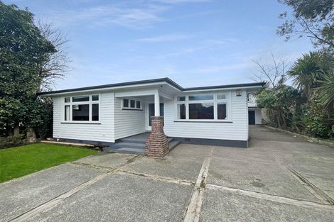 Photo of property in 5 Featherston Street, Takaro, Palmerston North, 4412