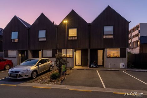 Photo of property in 4 Jean Caldwell Way, Island Bay, Wellington, 6023