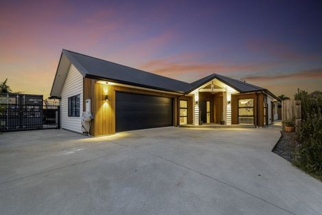 Photo of property in 8 Senecio Way, Papamoa Beach, Papamoa, 3118