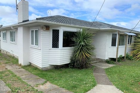 Photo of property in 35 Raleigh Road, Northcote, Auckland, 0627