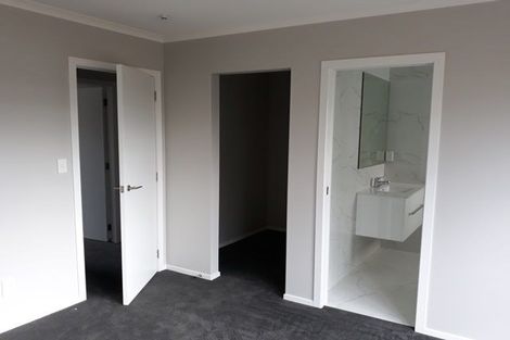 Photo of property in 128 Johnstone Drive, Fitzherbert, Palmerston North, 4410