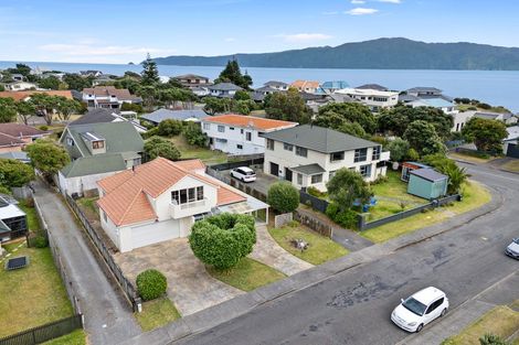 Photo of property in 17 Watson Drive, Paraparaumu Beach, Paraparaumu, 5032