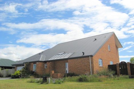 Photo of property in 2 Bunting Place, Woodend, 7610