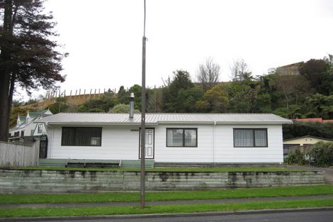 Photo of property in 1 Redwood Crescent, Westown, New Plymouth, 4310