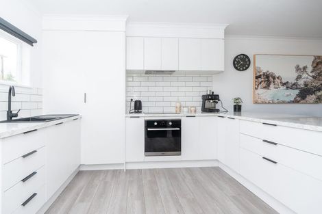 Photo of property in 8b Lee Place, Bader, Hamilton, 3206